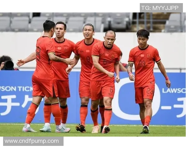 国足缺席的足球明星们如何在国际舞台上闪耀光芒